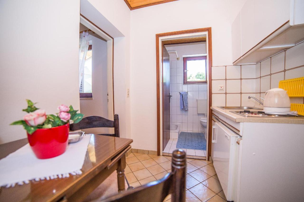 Apartments Pahljina Palit Kültér fotó