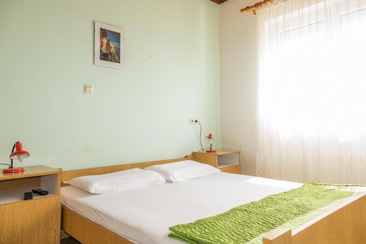 Apartments Pahljina Palit Kültér fotó